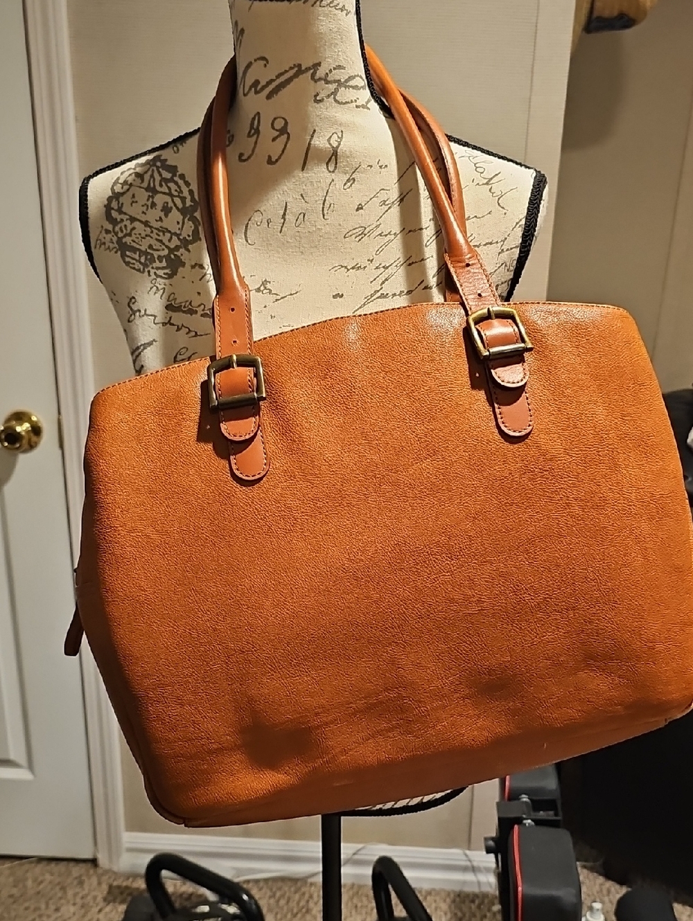 MARK AND GRAHAM Classic Tote Handbag in Cognac Brown -like new WITH EXCEPTION!!!